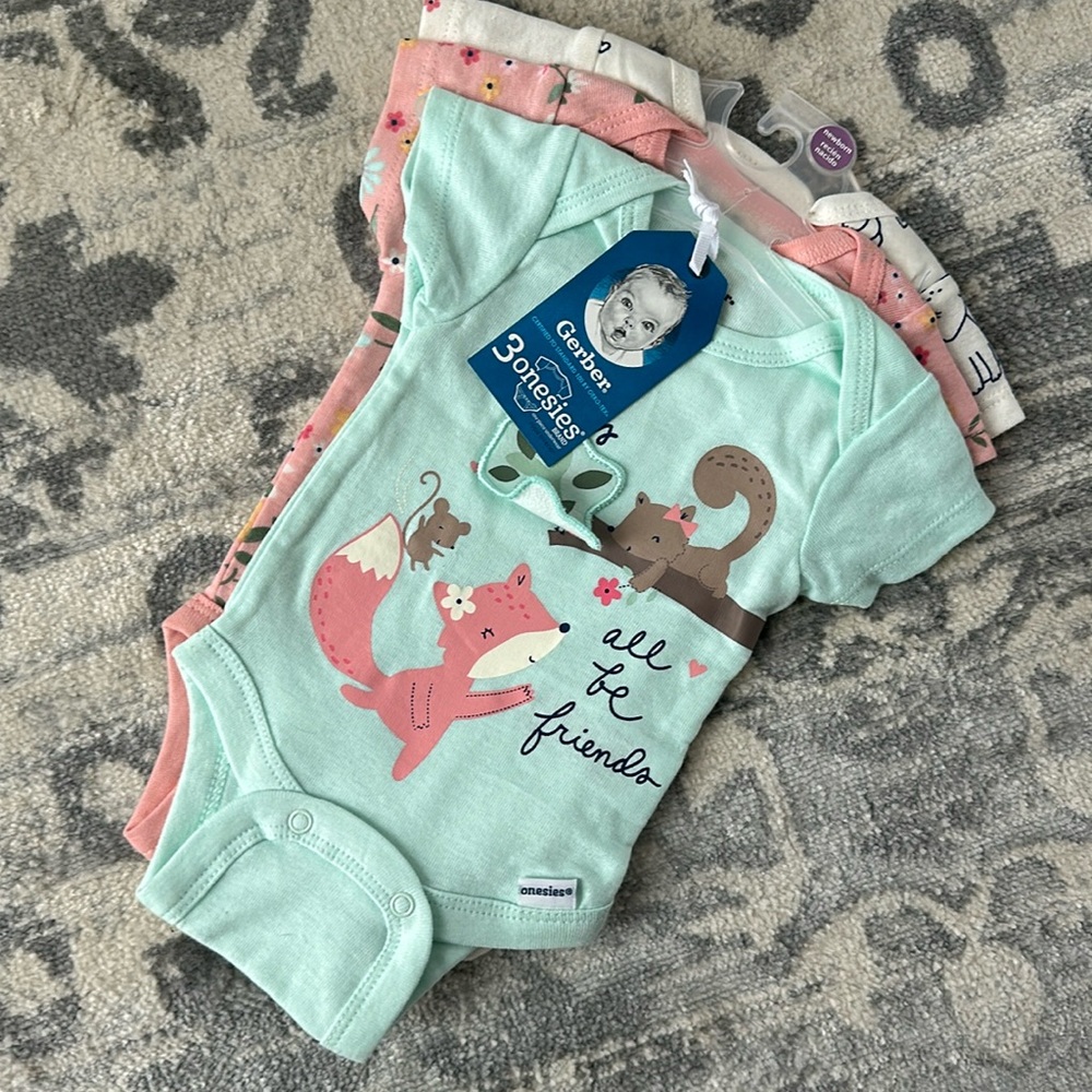 NWT Gerber Newborn Onsies// Fox, And Floral Prints